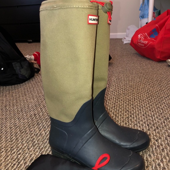 Size 9 Hunter Boots - Picture 2 of 2